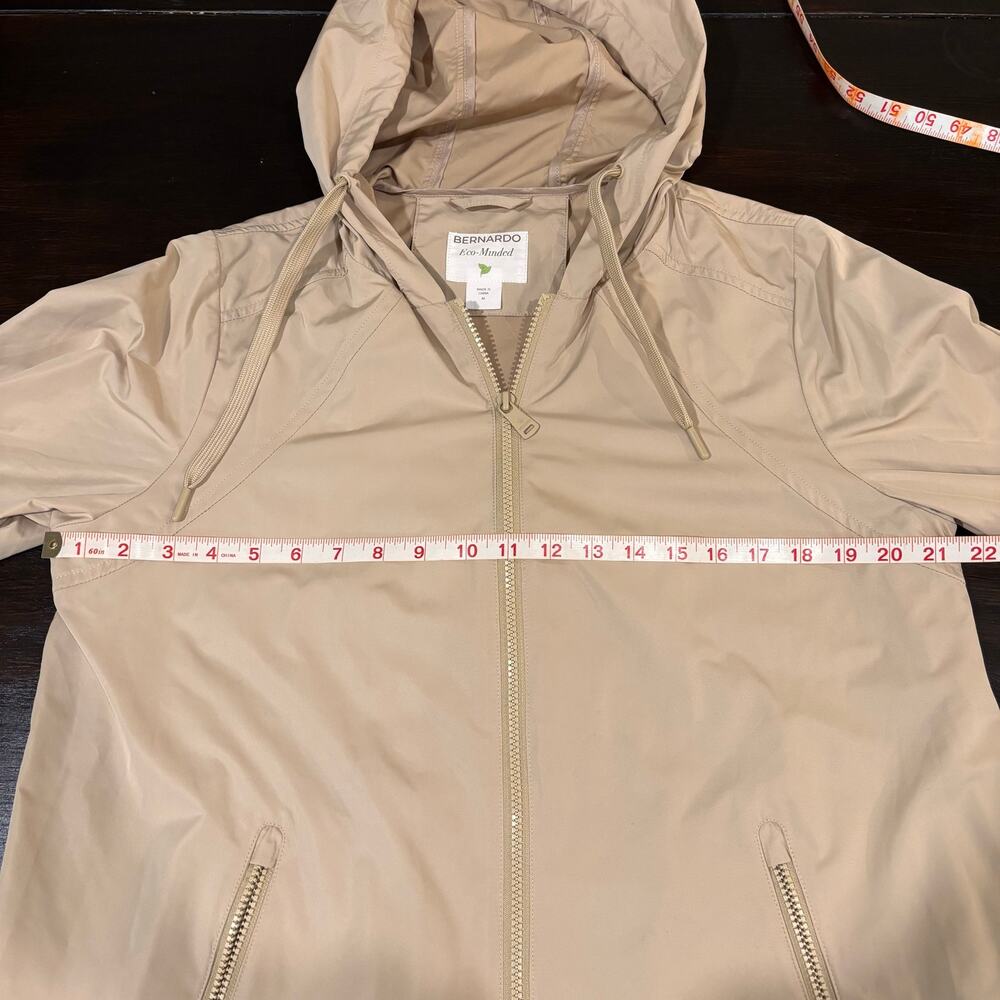 Bernardo Beige Long Lightweight Raincoat- Size M Minimalist - Picture 6 of 8